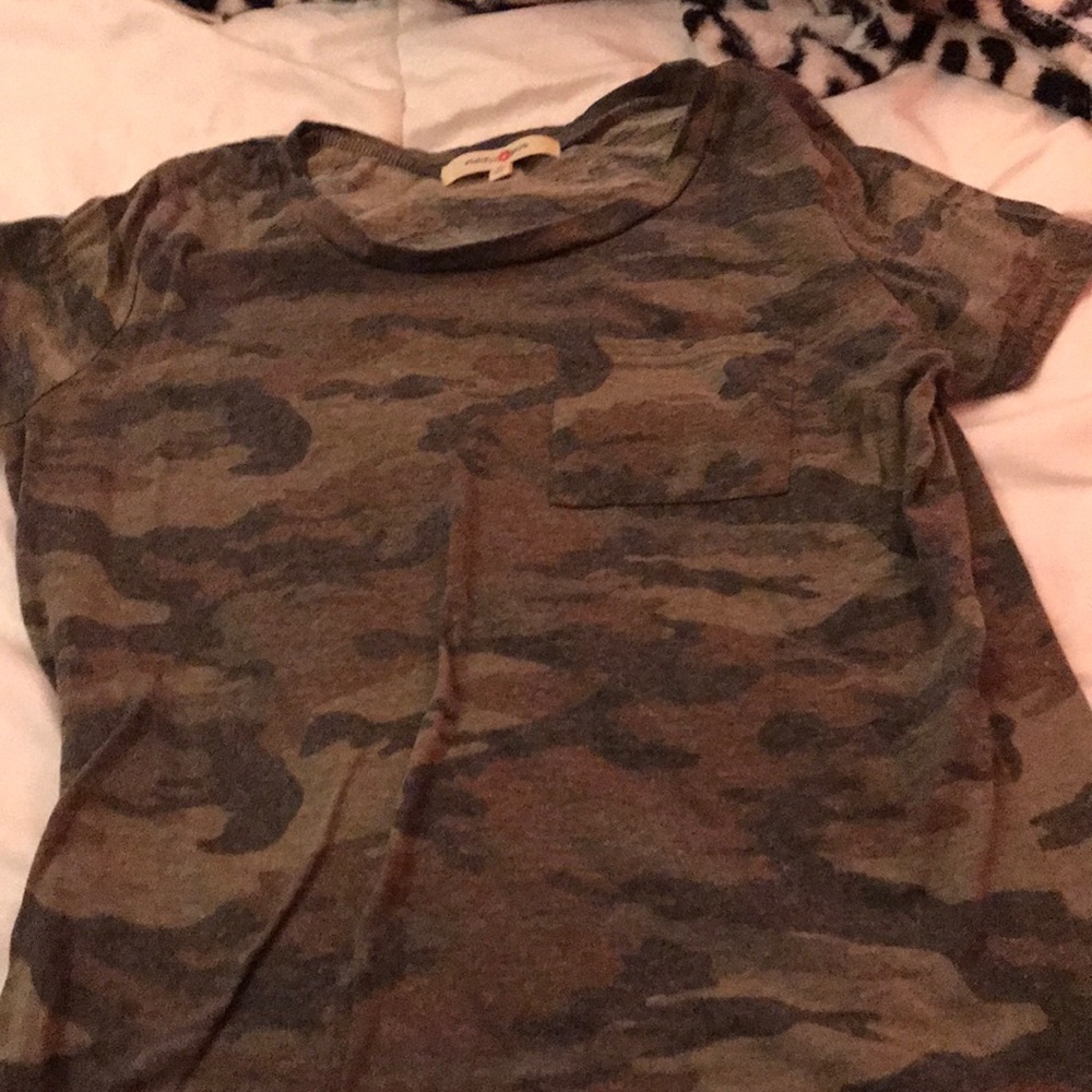 Camo pocket tee